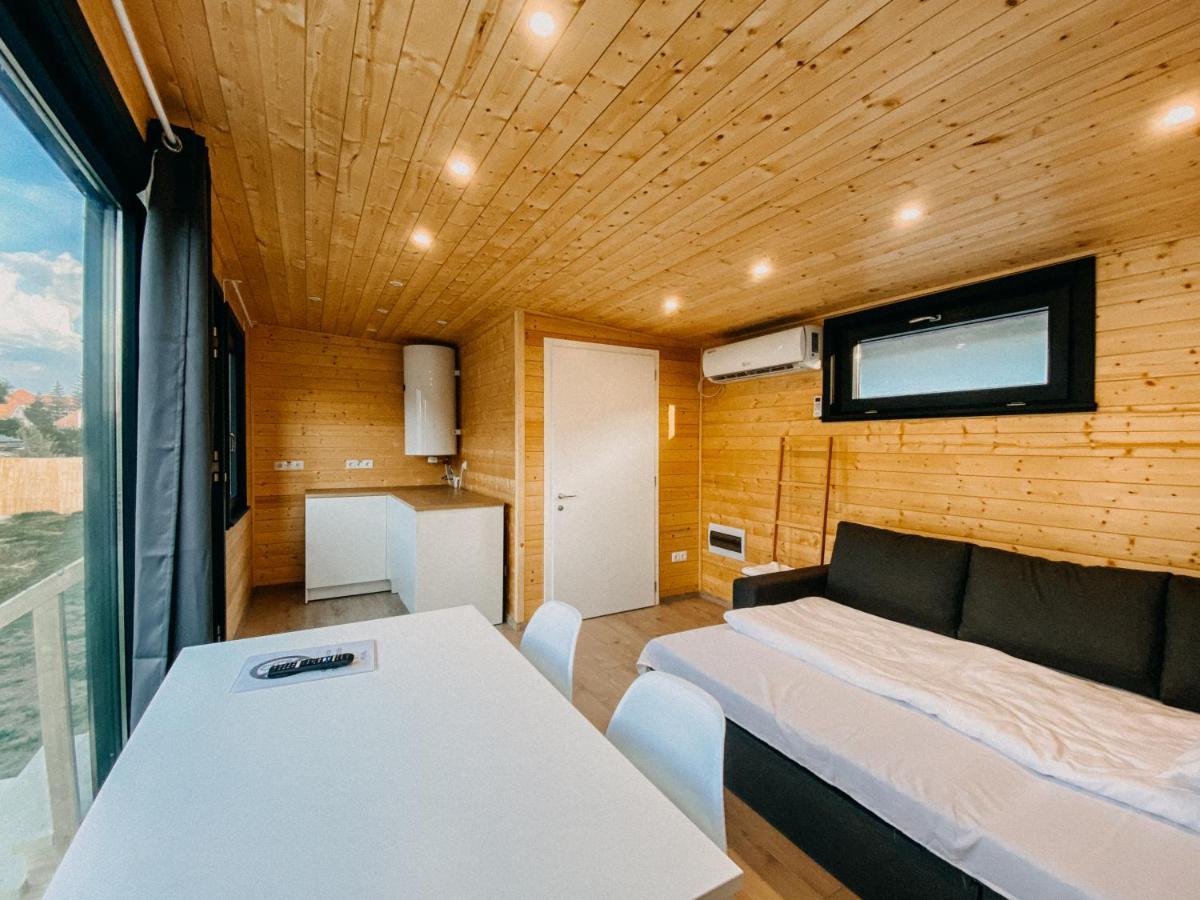 Pixel - Tiny Campus Villa Tîrgu Secuiesc Eksteriør bilde