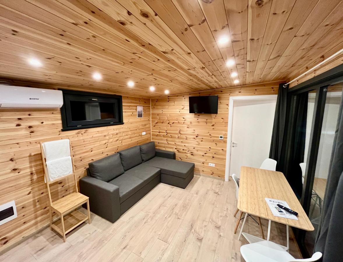 Pixel - Tiny Campus Villa Tîrgu Secuiesc Eksteriør bilde